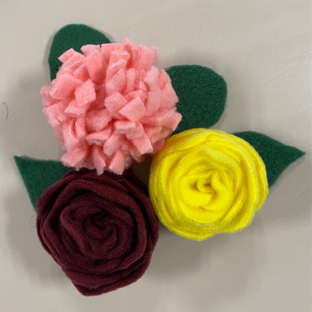 Image of an example of the fleece flower craft