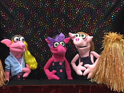 The Three Little Pigs - Children's Puppet Show 