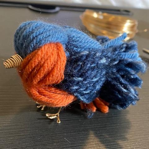 Bird made of yarn